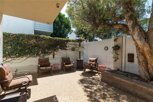 121 Helberta Avenue, Redondo Beach, California 90277, 3 Bedrooms Bedrooms, ,2 BathroomsBathrooms,Residential,Sold,Helberta,SB18224555