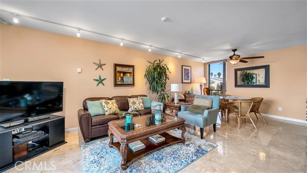 531 Esplanade, Redondo Beach, California 90277, 2 Bedrooms Bedrooms, ,1 BathroomBathrooms,Residential,Sold,Esplanade,SB21010965