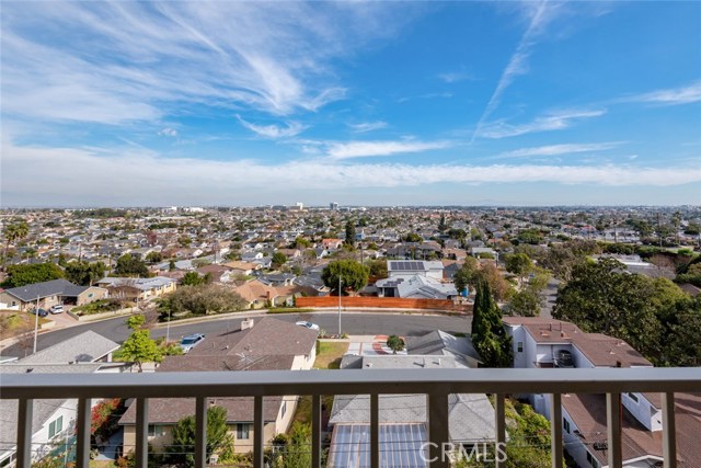 1108 Camino Real, Redondo Beach, California 90277, 2 Bedrooms Bedrooms, ,1 BathroomBathrooms,Residential,Sold,Camino Real,PV21000222