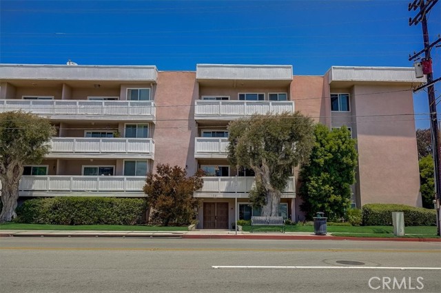 1321 Beryl Street, Redondo Beach, California 90277, 2 Bedrooms Bedrooms, ,2 BathroomsBathrooms,Residential,Sold,Beryl,PW21135198