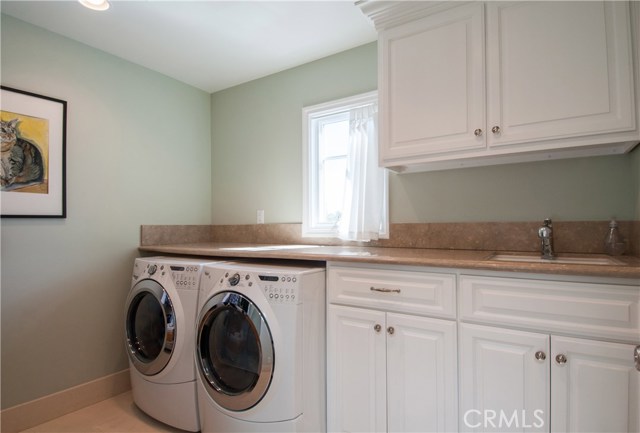 872 27th Street, Manhattan Beach, California 90266, 4 Bedrooms Bedrooms, ,3 BathroomsBathrooms,Residential,Sold,27th,SB20136143