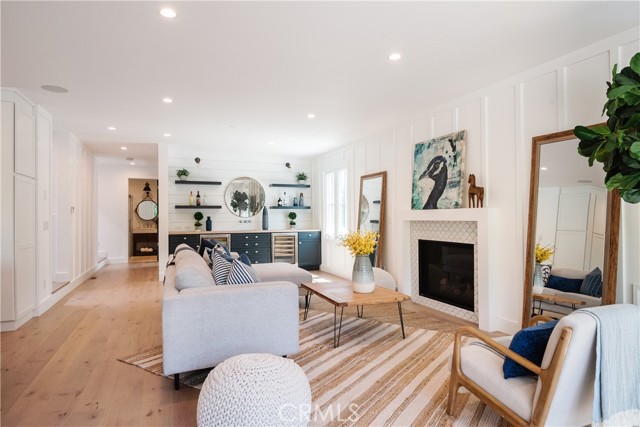 933 9th Street, Manhattan Beach, California 90266, 4 Bedrooms Bedrooms, ,2 BathroomsBathrooms,Residential,Sold,9th,SB21112500