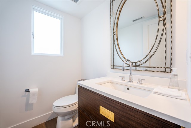 516c3321 F746 4907 Bad3 79b9eff610a2