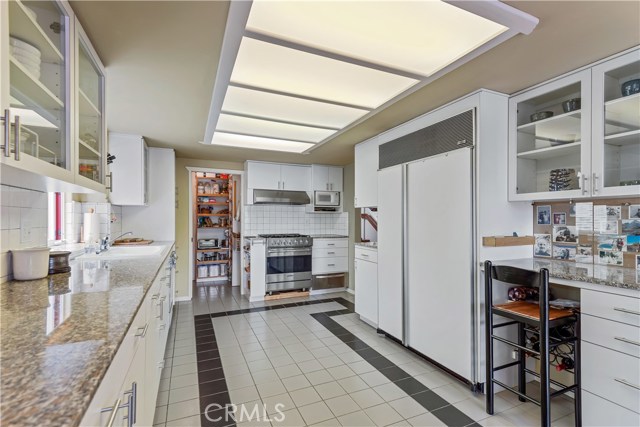 595 31st Street, Manhattan Beach, California 90266, 4 Bedrooms Bedrooms, ,1 BathroomBathrooms,Residential,Sold,31st,SB20193425