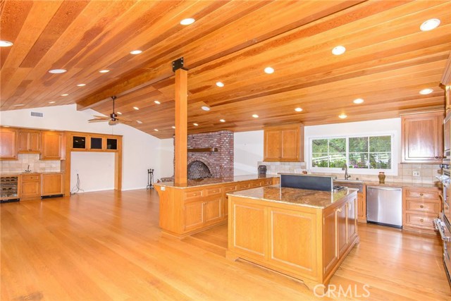 Kitchen Family Room