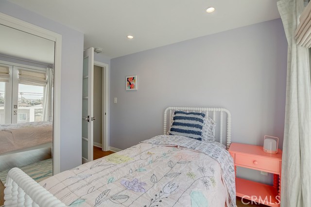 1124 1st Street, Hermosa Beach, California 90254, 4 Bedrooms Bedrooms, ,3 BathroomsBathrooms,Residential,Sold,1st,SB20124705