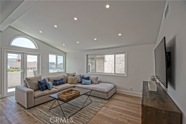 129 38th Street, Manhattan Beach, California 90266, 6 Bedrooms Bedrooms, ,6 BathroomsBathrooms,Residential,Sold,38th,SB21024072