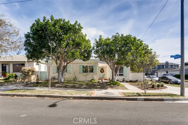 1500 Lynngrove Drive, Manhattan Beach, California 90266, 3 Bedrooms Bedrooms, ,1 BathroomBathrooms,Residential,Sold,Lynngrove,PT20027087