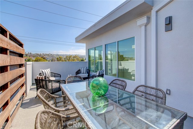 1920 Pacific Coast Highway, Redondo Beach, California 90277, 1 Bedroom Bedrooms, ,1 BathroomBathrooms,Residential,Sold,Pacific Coast Highway,OC20103454