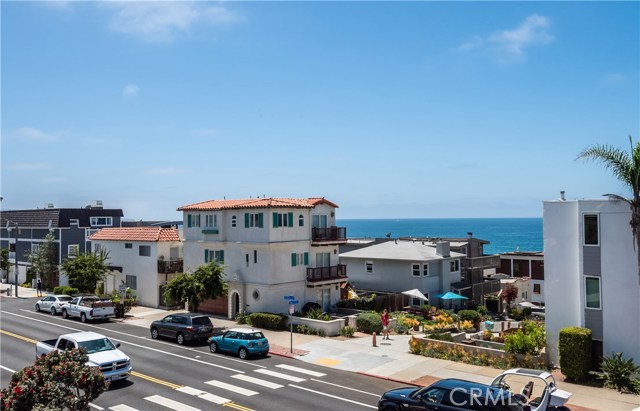 704 Manhattan Avenue, Manhattan Beach, California 90266, 3 Bedrooms Bedrooms, ,3 BathroomsBathrooms,Residential,Sold,Manhattan,SB19186901