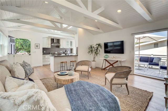 3528 Maple Avenue, Manhattan Beach, California 90266, 3 Bedrooms Bedrooms, ,2 BathroomsBathrooms,Residential,Sold,Maple,SB18217502