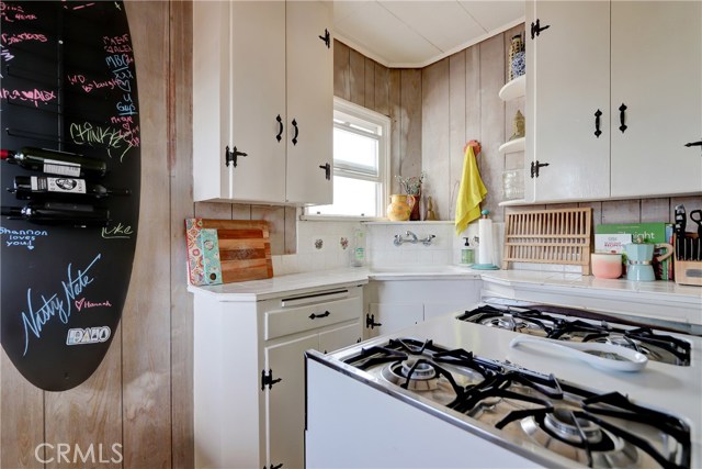 3905 Crest Drive, Manhattan Beach, California 90266, 3 Bedrooms Bedrooms, ,Residential,Sold,Crest,SB19240278