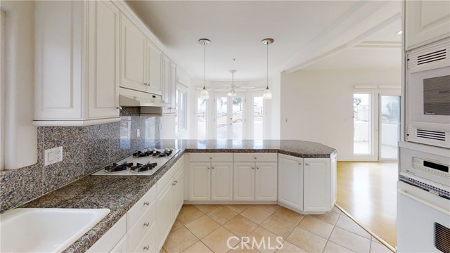 625 Lucia Avenue, Redondo Beach, California 90277, 3 Bedrooms Bedrooms, ,2 BathroomsBathrooms,Residential,Sold,Lucia,SB20075616