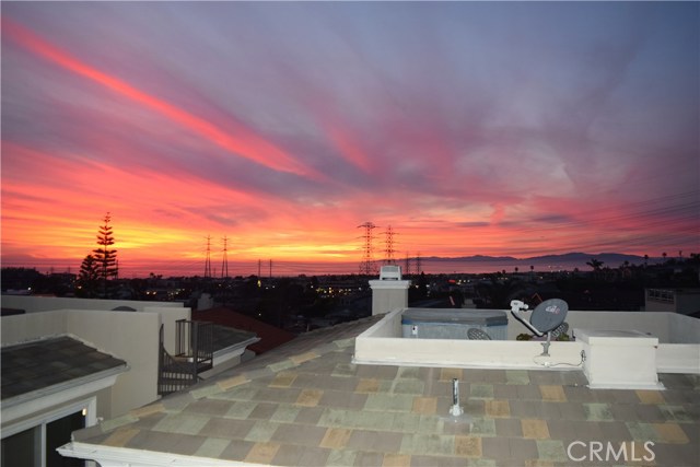 720 Lucia Avenue, Redondo Beach, California 90277, 5 Bedrooms Bedrooms, ,3 BathroomsBathrooms,Residential,Sold,Lucia,SB17080801