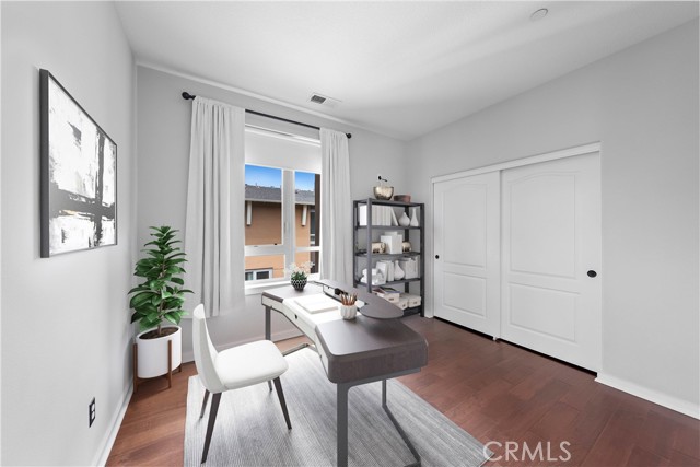 2 Bed Home for Sale in Hawthorne, California