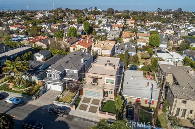 3208 Pacific Avenue, Manhattan Beach, California 90266, 4 Bedrooms Bedrooms, ,3 BathroomsBathrooms,Residential,Sold,Pacific,SB18253050