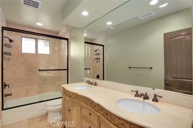 200 Avenue C, Redondo Beach, California 90277, 4 Bedrooms Bedrooms, ,2 BathroomsBathrooms,Residential,Sold,Avenue C,SB18107181