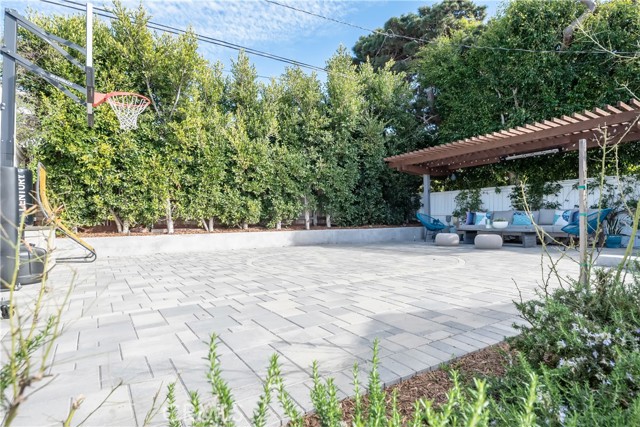 3520 Walnut Avenue, Manhattan Beach, California 90266, 3 Bedrooms Bedrooms, ,2 BathroomsBathrooms,Residential,Sold,Walnut,SB21036889