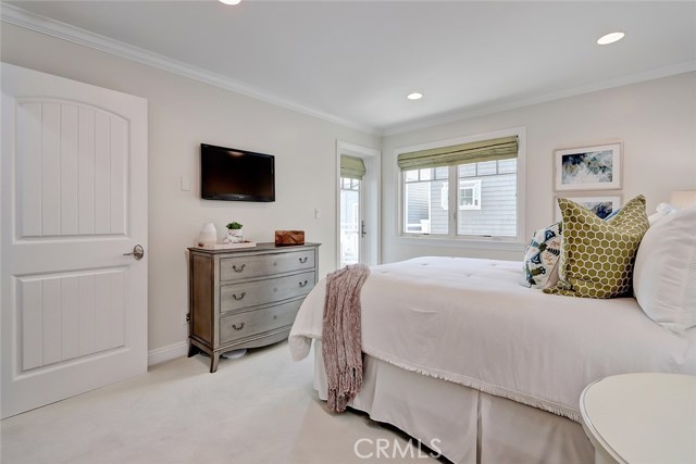 125 8th Street, Manhattan Beach, California 90266, 5 Bedrooms Bedrooms, ,3 BathroomsBathrooms,Residential,Sold,8th,SB20095867