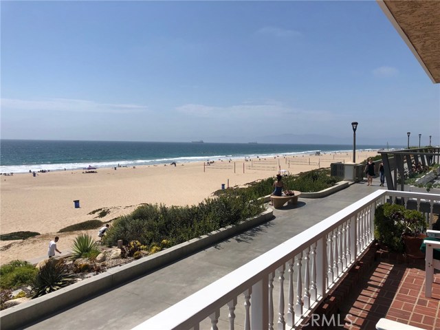 1313 Ocean aka 1312 The Strand, Manhattan Beach, California 90266, 5 Bedrooms Bedrooms, ,4 BathroomsBathrooms,Residential,Sold,Ocean aka 1312 The Strand,SB18172491