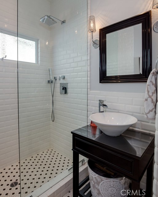 100 Irena Avenue, Redondo Beach, California 90277, 4 Bedrooms Bedrooms, ,3 BathroomsBathrooms,Residential,Sold,Irena,SB17089874