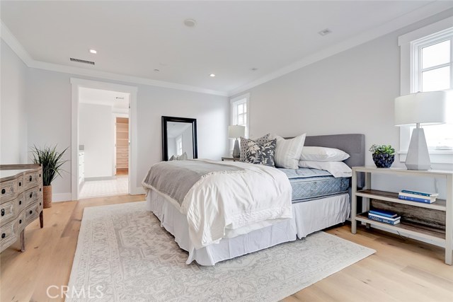 2205 Vista, Manhattan Beach, California 90266, 4 Bedrooms Bedrooms, ,3 BathroomsBathrooms,Residential,Sold,Vista,SB20089456