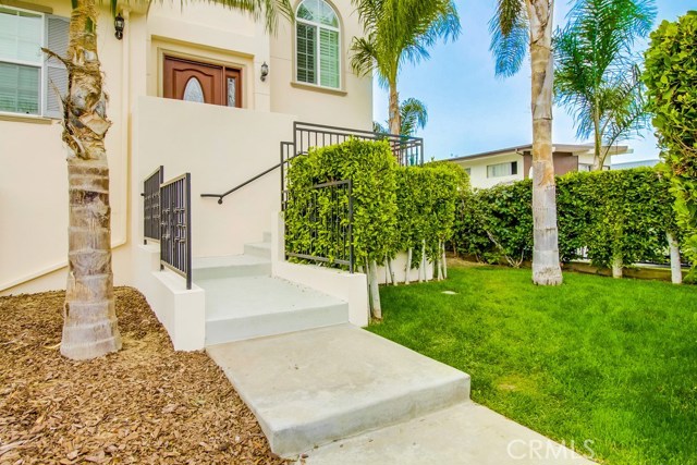 611 Pacific Coast, Redondo Beach, California 90277, 5 Bedrooms Bedrooms, ,4 BathroomsBathrooms,Residential,Sold,Pacific Coast,OC17213002