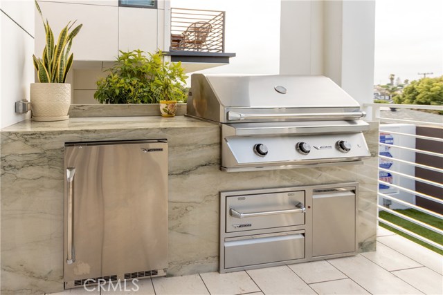 2201 Ripley Avenue, Redondo Beach, California 90278, 5 Bedrooms Bedrooms, ,5 BathroomsBathrooms,Residential,Sold,Ripley,SB20125595