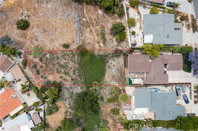 Approx. outline of property line. (Info not verified or guaranteed)