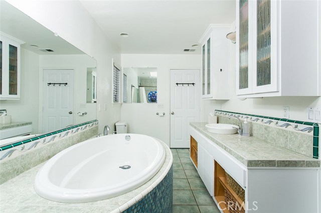 2706 Carnegie Lane, Redondo Beach, California 90278, 3 Bedrooms Bedrooms, ,2 BathroomsBathrooms,Residential,Sold,Carnegie,SB18145376