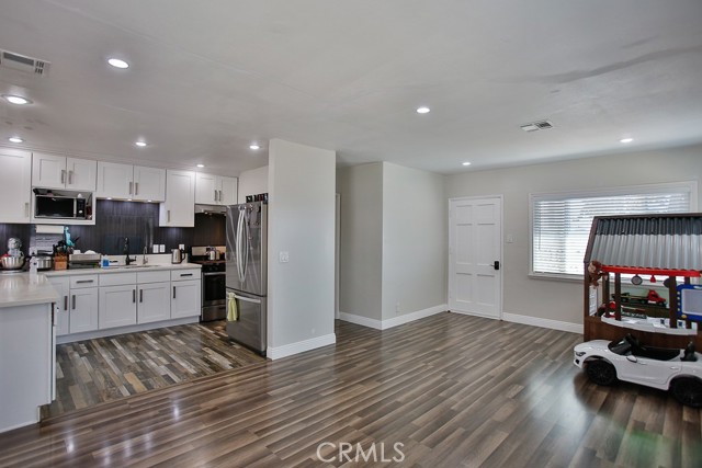 Detail Gallery Image 1 of 1 For 745 W 137th St, Gardena,  CA 90247 - 4 Beds | 2 Baths