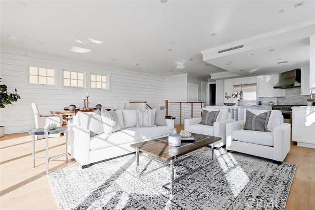 2204 Alma Avenue, Manhattan Beach, California 90266, 4 Bedrooms Bedrooms, ,3 BathroomsBathrooms,Residential,Sold,Alma,SB19265065