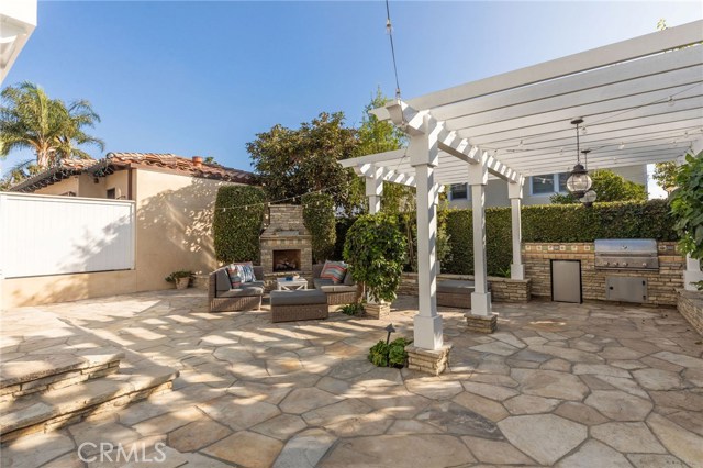 Lots of Space in Sunny South-Facing Back Yard