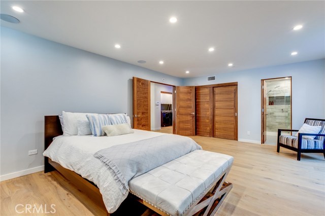 728 Lucia Avenue, Redondo Beach, California 90277, 4 Bedrooms Bedrooms, ,2 BathroomsBathrooms,Residential,Sold,Lucia,SB19142889