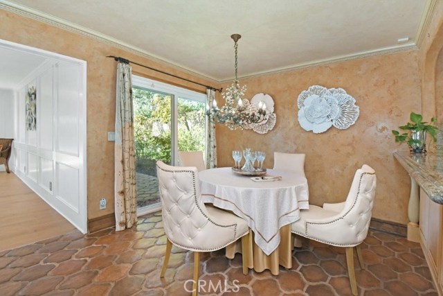 Breakfast Area in Kitchen