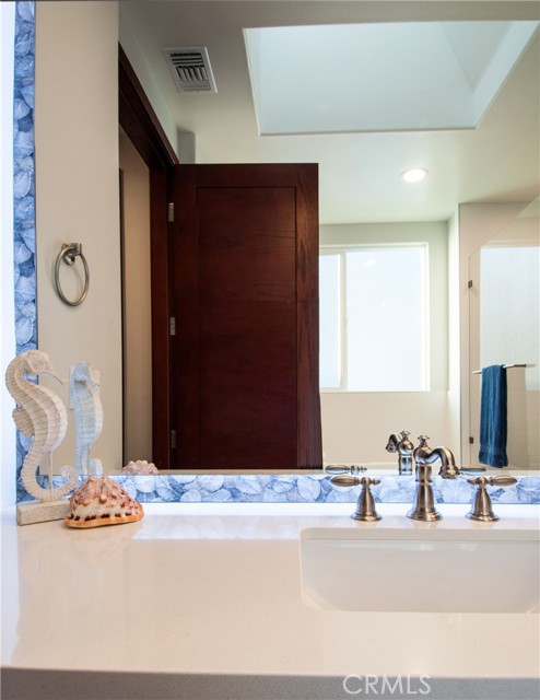 2110 Ernest Avenue, Redondo Beach, California 90278, 4 Bedrooms Bedrooms, ,3 BathroomsBathrooms,Residential,Sold,Ernest,SB21132960