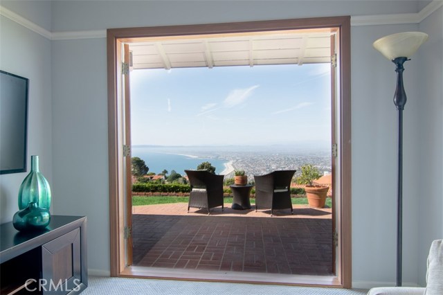 2305 Via Acalones, Palos Verdes Estates, California 90274, 3 Bedrooms Bedrooms, ,2 BathroomsBathrooms,Residential,Sold,Via Acalones,SB19041720