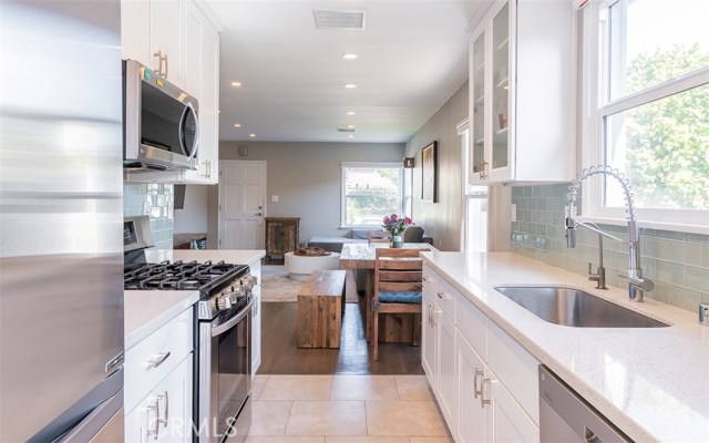 1426 Marine Avenue, Manhattan Beach, California 90266, 2 Bedrooms Bedrooms, ,1 BathroomBathrooms,Residential,Sold,Marine,SB18274814