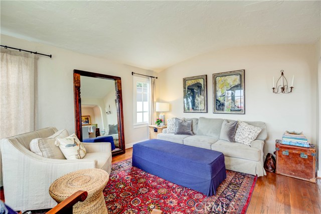 1236 3rd Street, Hermosa Beach, California 90254, 2 Bedrooms Bedrooms, ,Residential,Sold,3rd,SB19113677