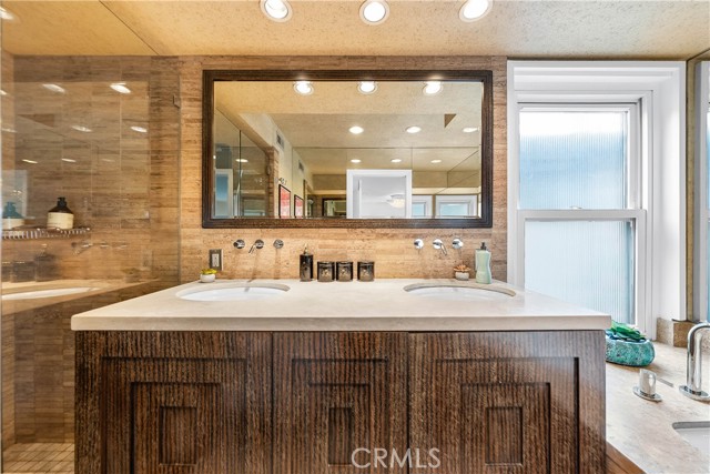 712 Highland Avenue, Manhattan Beach, California 90266, 3 Bedrooms Bedrooms, ,4 BathroomsBathrooms,Residential,Sold,Highland,SB21087613