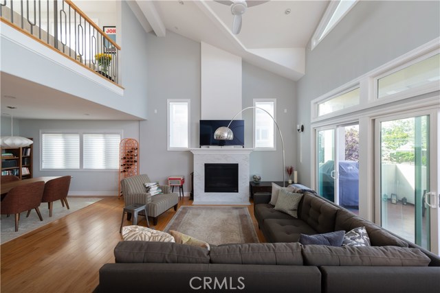 613 Lucia Avenue, Redondo Beach, California 90277, 3 Bedrooms Bedrooms, ,2 BathroomsBathrooms,Residential,Sold,Lucia,SB19228857