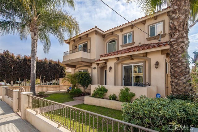 2208 Warfield Avenue, Redondo Beach, California 90278, 4 Bedrooms Bedrooms, ,2 BathroomsBathrooms,Residential,Sold,Warfield,SB19044188