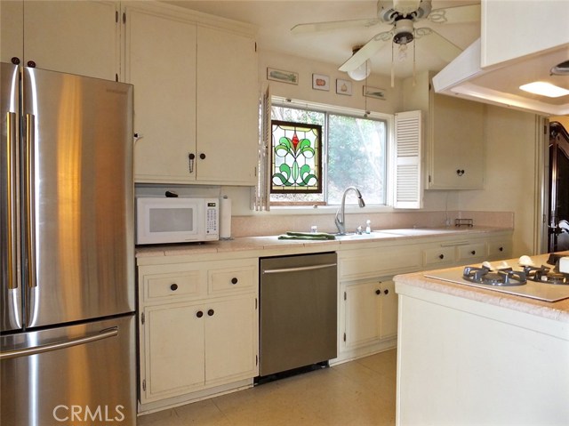 Bright Open Kitchen