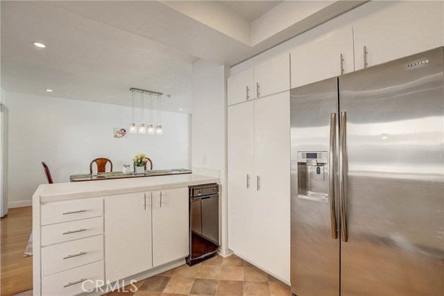 1919 Marshallfield Lane, Redondo Beach, California 90278, 3 Bedrooms Bedrooms, ,3 BathroomsBathrooms,Residential,Sold,Marshallfield,SB20041815