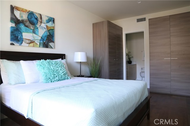 24444 Hawthorne Boulevard, Torrance, California 90505, 2 Bedrooms Bedrooms, ,2 BathroomsBathrooms,Residential,Sold,Hawthorne,SB17129552