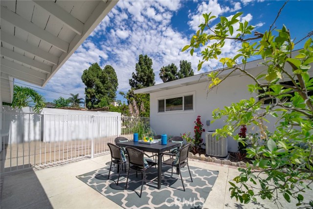 27727 Conestoga Drive, Rolling Hills Estates, California 90274, 4 Bedrooms Bedrooms, ,2 BathroomsBathrooms,Residential,Sold,Conestoga,PV20199638