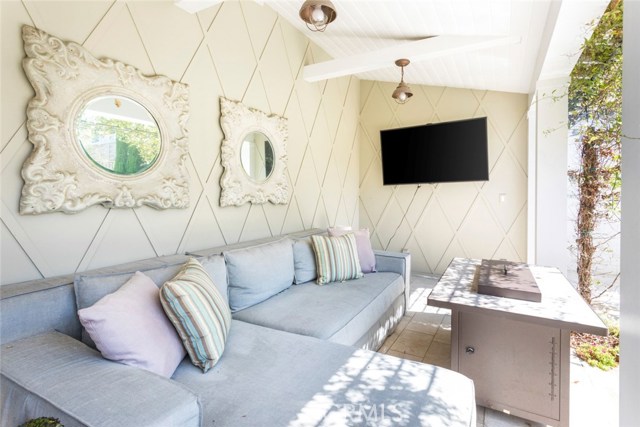 505 17th Street, Manhattan Beach, California 90266, 2 Bedrooms Bedrooms, ,2 BathroomsBathrooms,Residential,Sold,17th,SB19222936