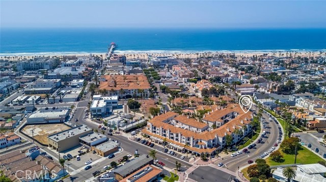Photo of 415 Townsquare Lane #308, Huntington Beach, CA 92648