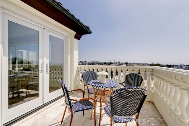 449 26th Street, Manhattan Beach, California 90266, 5 Bedrooms Bedrooms, ,4 BathroomsBathrooms,Residential,Sold,26th,SB20164574