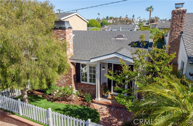 528 24th Street, Manhattan Beach, California 90266, 2 Bedrooms Bedrooms, ,1 BathroomBathrooms,Residential,Sold,24th,SB21090047